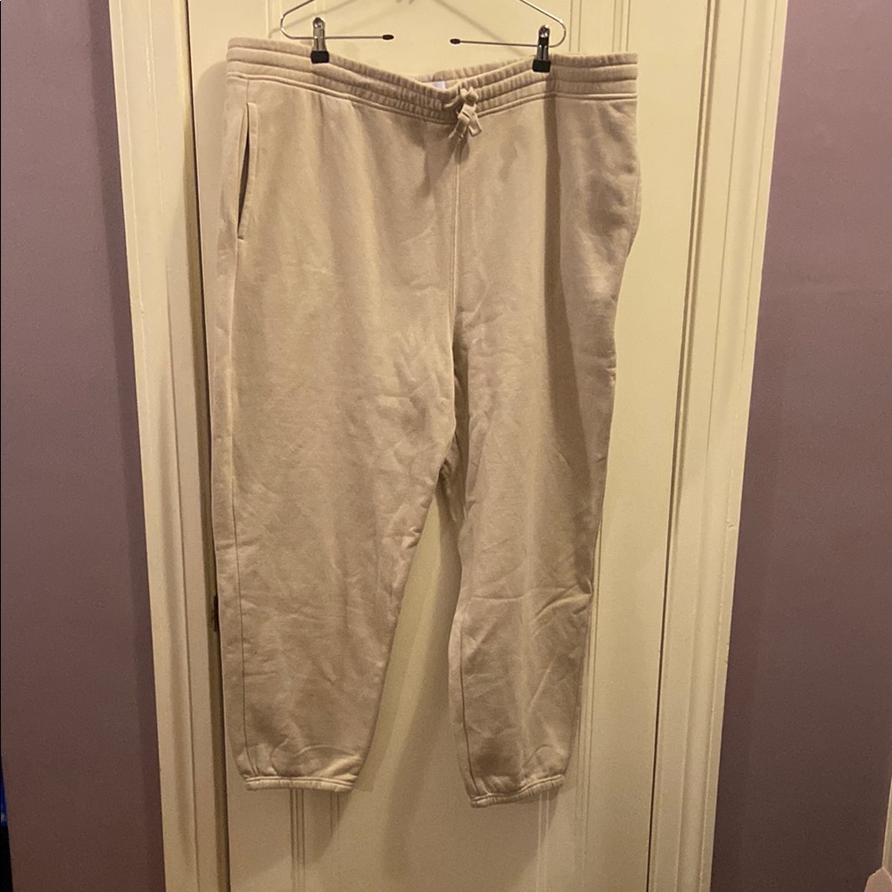 Old Navy Cream Sweatpants Relaxed Fit